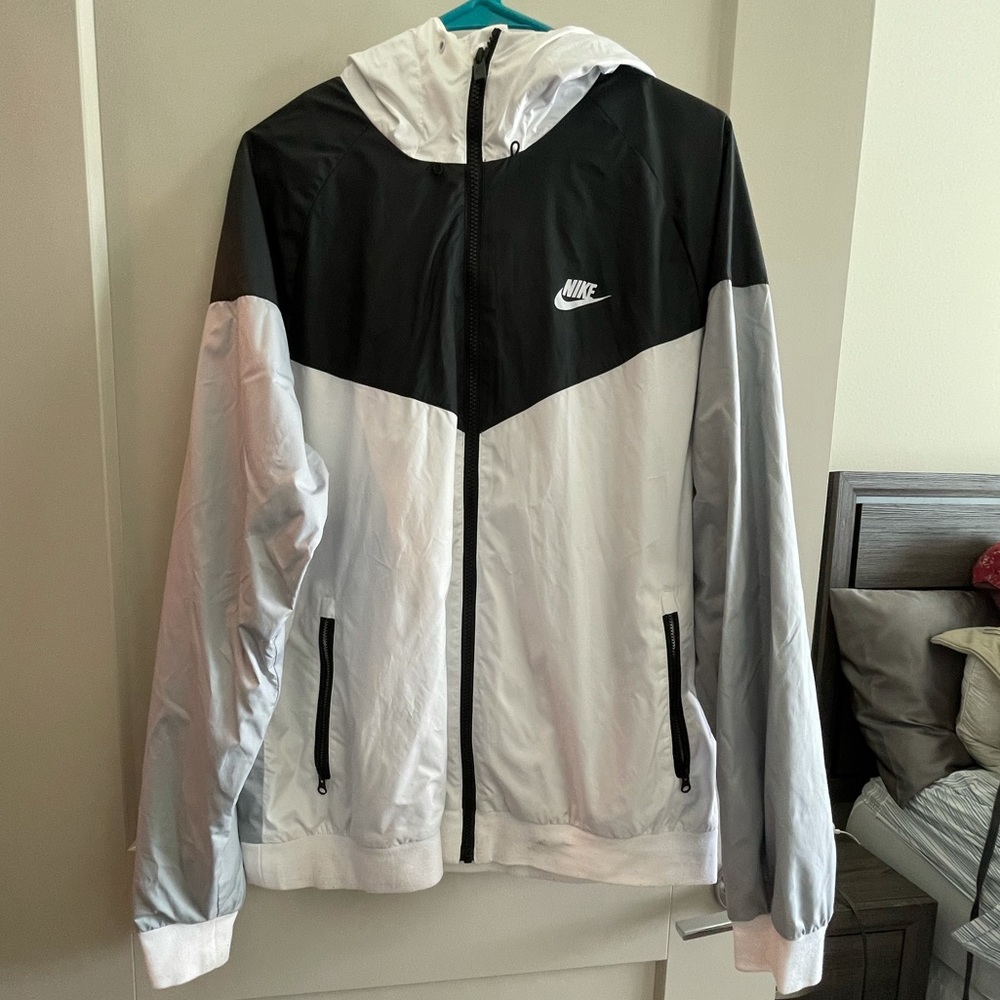 MEN’S Nike Windrunner Jacket